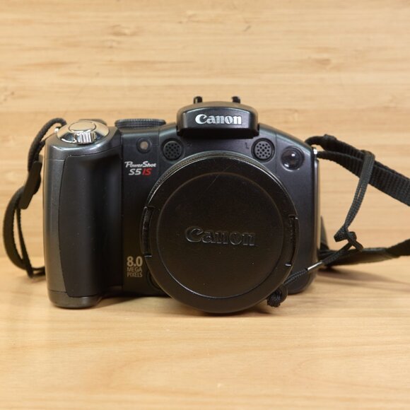Canon PowerShot S5 IS 8.0MP Digital Camera / 12× Zoom / Tested & Working - Picture 2 of 8